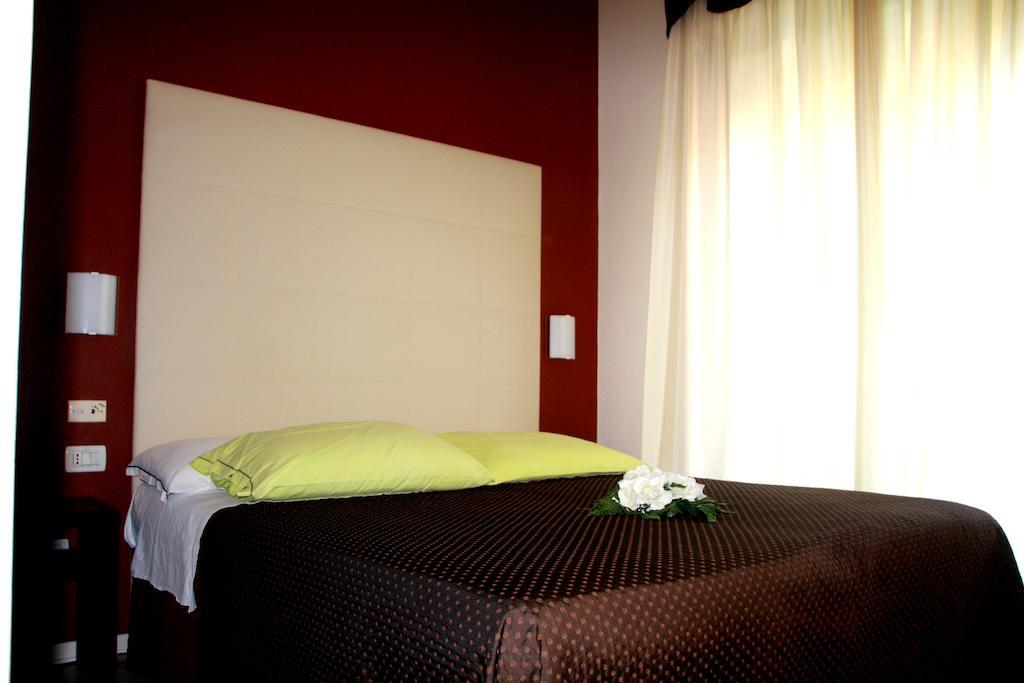 Hotel Monica Cervia Quarto foto