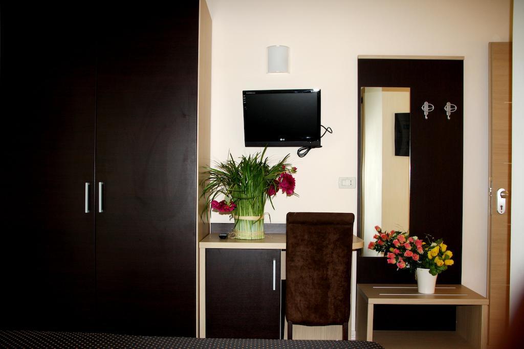 Hotel Monica Cervia Quarto foto